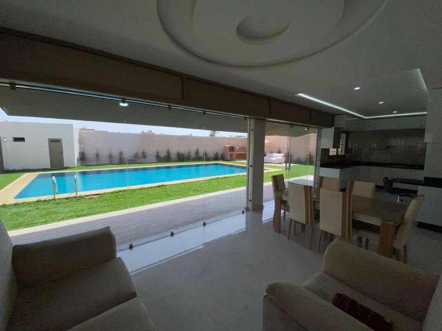 Familiale Avec Piscine A Golf