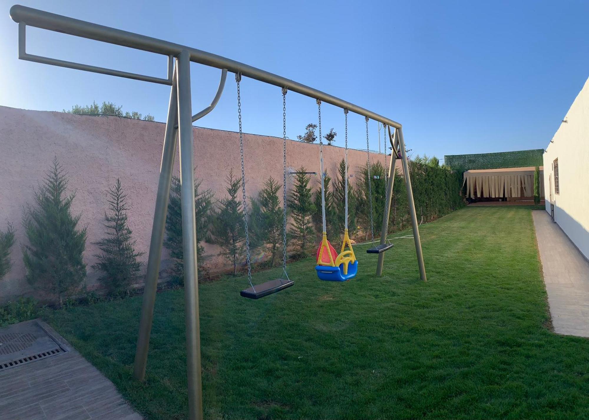 Villa Familiale Avec Piscine A Golf *