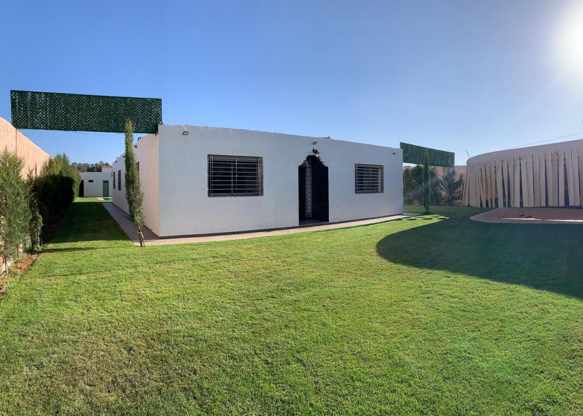 Villa Familiale Avec Piscine A Golf